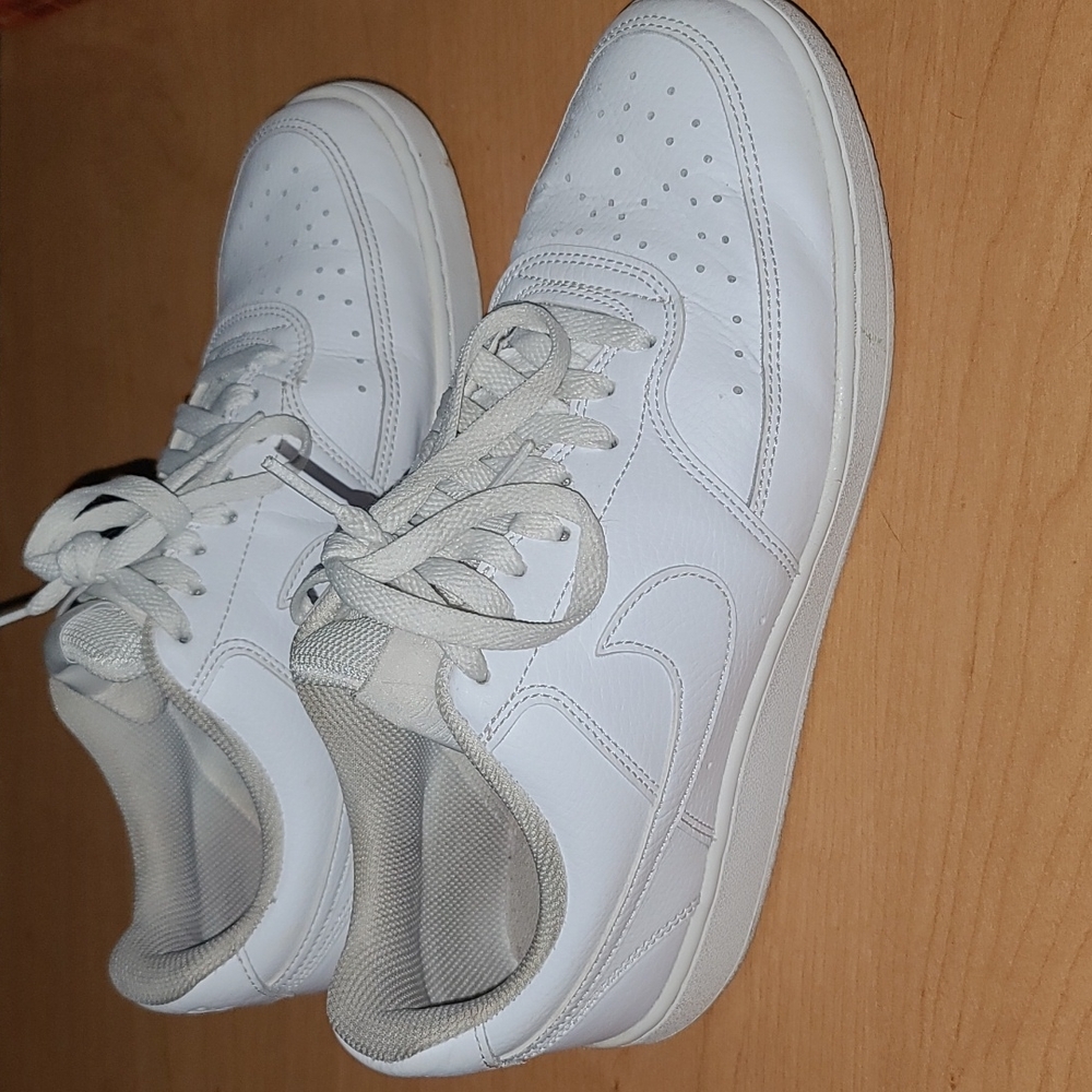 Nike court vision low